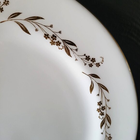 Royal Worcester Saguenay Round Serving Platter / Chop Plate Gold Floral Accents - Picture 2 of 4